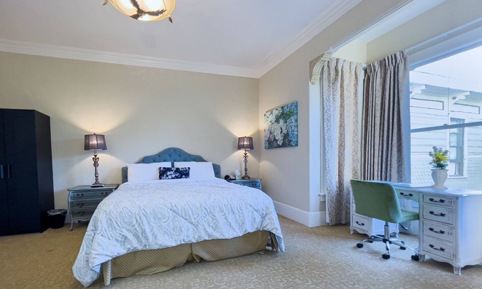 Salinas Casa | Beautiful King Suite Courtyard View Near Monterey