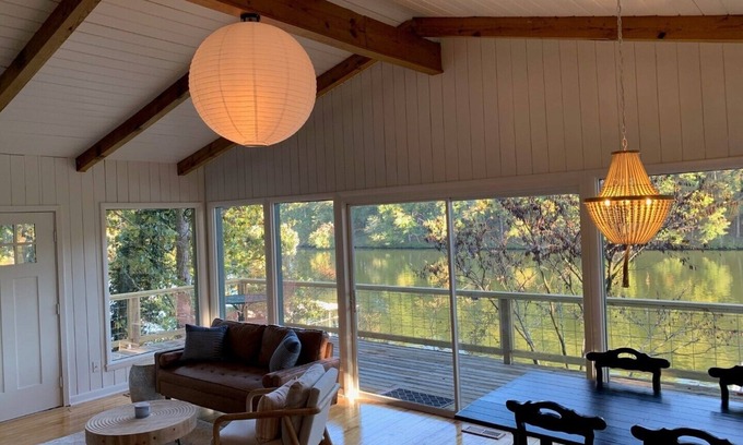 Mid America Casa | Beautiful Lake Escape