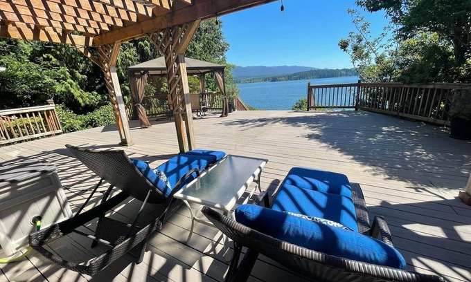 Amanda Park Casa | Hermosa frente al lago Vacation Home Lake Quinault, WA
