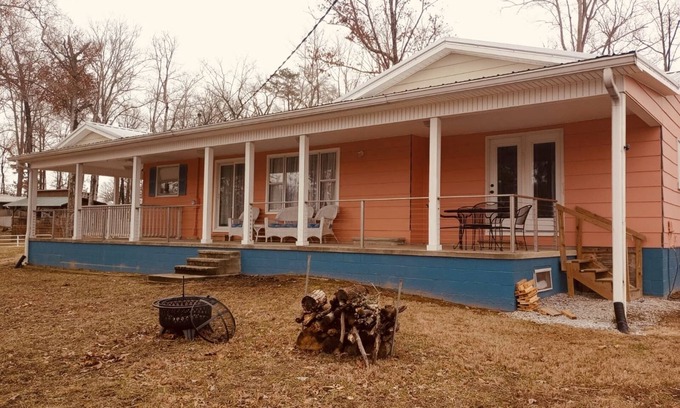 Dandridge Casa | Beautiful Lake Front Home overlooking Lake Douglas with Golf Cart!