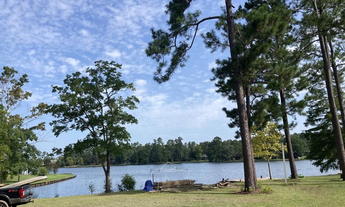 Perkinston Casa | Beautiful lake home on 3 acres in Silver Run Lakes