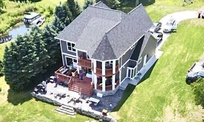 Bradley Casa | Beautiful Lake House on Cobb Lake