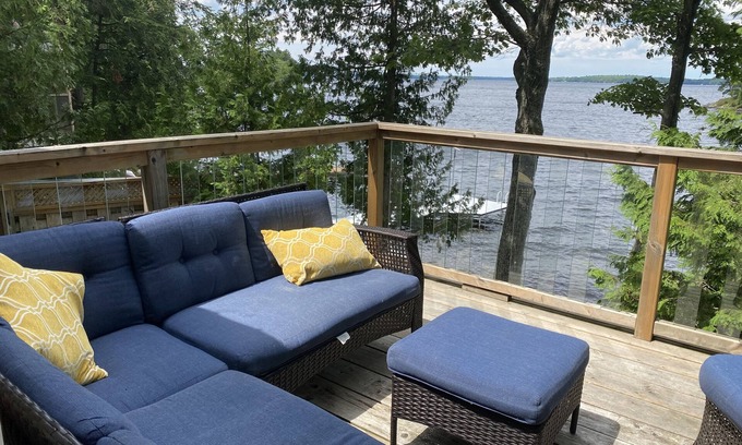 Bracebridge Cabaña | Beautiful Lake Muskoka. Sunny days. Sensational sunsets.
