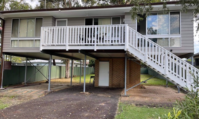 Lake Haven Casa | Beautiful Lake view cottage. Newly renovated. A few steps from lake