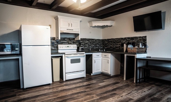 Albany Apartamento | Beautiful Lake View Suite on Lake Cumberland! #102