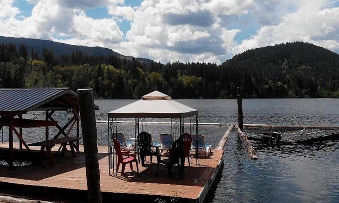 Youbou Apartamento | Hermosa suite privada frente al lago en el lago Cowichan - Capacidad 5