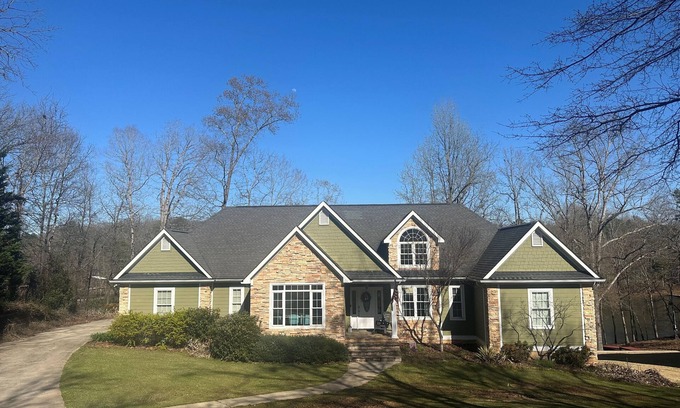 Hartwell Casa | Beautiful lakefront home on over an acre with lots of room, views, and amenities