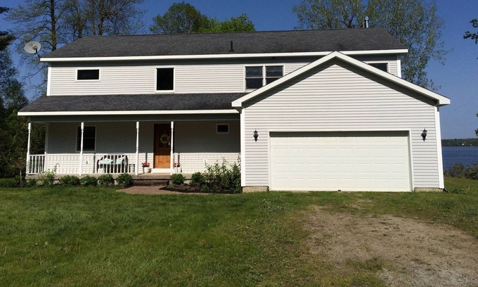 Chazy Casa | Hermosa casa frente al lago en el lago Champlain