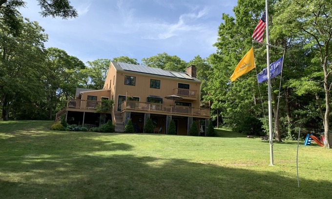 Cotuit Casa | Hermosa casa frente al lago con vistas excepcionales!