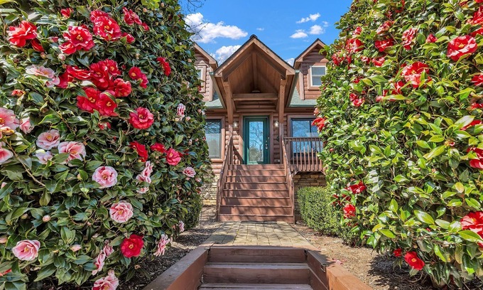 Laurel Lakes Cabina | Hermosa cabaña en Lakefront Log en Peaceful Lake ~ Lake Lure Area