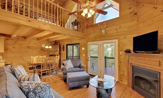 Laurel Lakes Cabina | NEW LISTING! Beautiful Lakefront Log Cabin On Peaceful Laurel Lake ~ Lake Lure Area by RedAwning