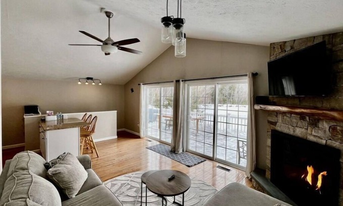 East Wakefield Casa | Lakefront! Private, flat, sandy beach. Fire pit. Parking. Two living areas.