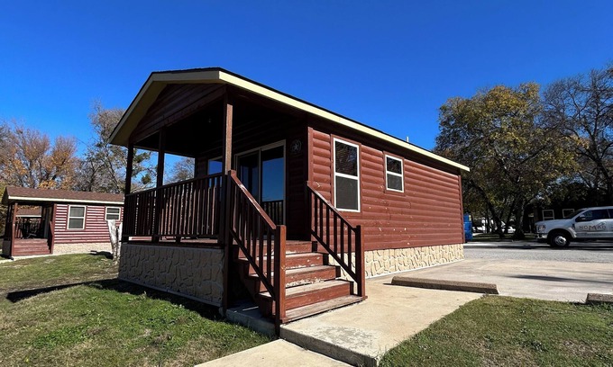 Frisco Cabina | Beautiful Lakeside Tiny House Cabin
