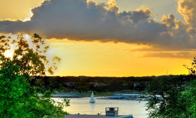 Lakeway Casa | Beautiful LAKEVIEW one story home 30 minutes from downtown Austin!