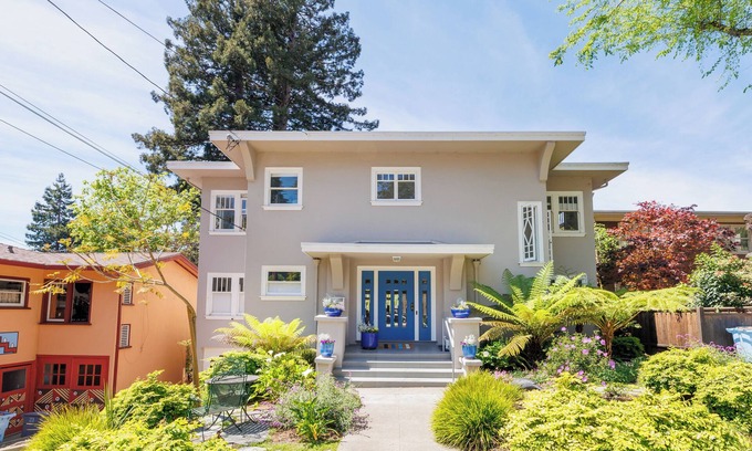 Berkeley Casa | Beautiful, large Berkeley home near Gourmet Zone
