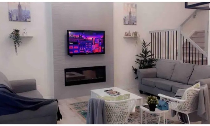 Southeast Edmonton Casa | Beautiful large charming house in edmonton.