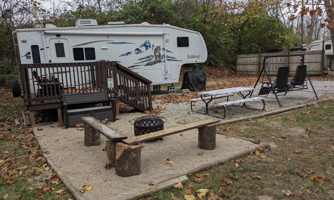 Wakefield Alquiler De RV | Beautiful little Camper w/all the extras at RockWater Campground.