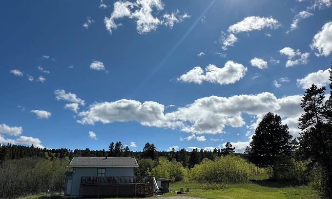 East Glacier Park Casa | Beautiful Location, super close to hiking trails as well as breathtaking scenery