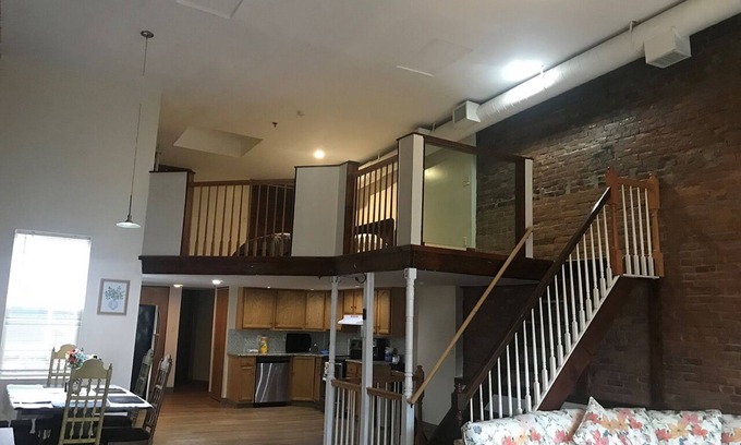 Wilkes-Barre Apartamento | Beautiful Loft Apartment