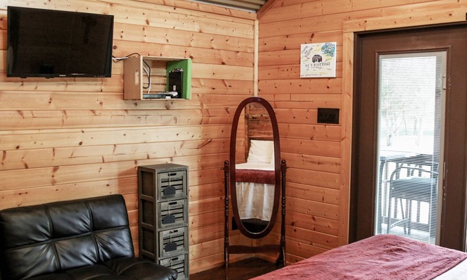 Pipe Creek Cabina | Cabañas de madera en un entorno campestre de 20 acres, a pocos minutos de las ciudades