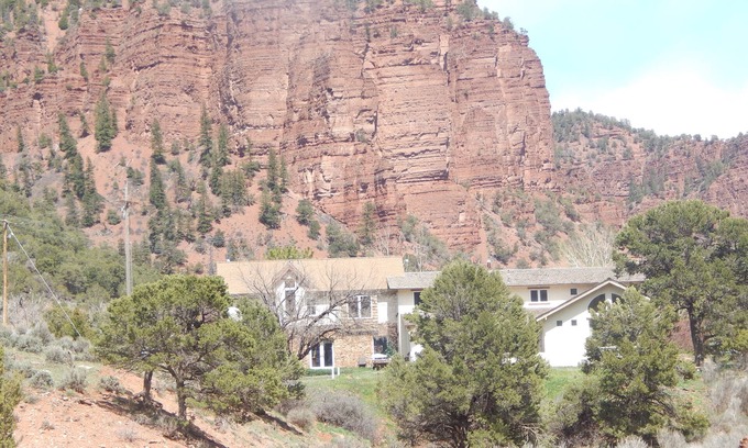 Basalt Casa | Beautiful LUXURY BASALT Home near Frying Pan River & Aspen