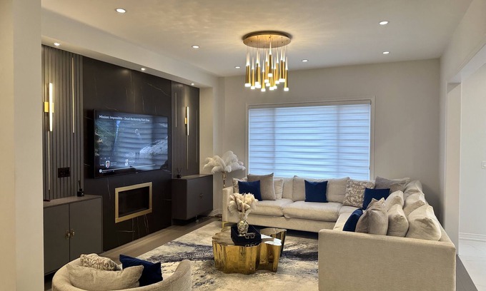 Aurora Casa | Beautiful luxury home in Aurora Ontario. In a great and quiet neighborhood