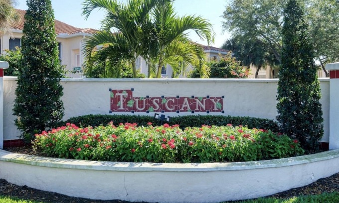 Vineyards Condominio | Beautiful main fl, Vineyards Condo 5min walk to shops / 10min drive to the beach