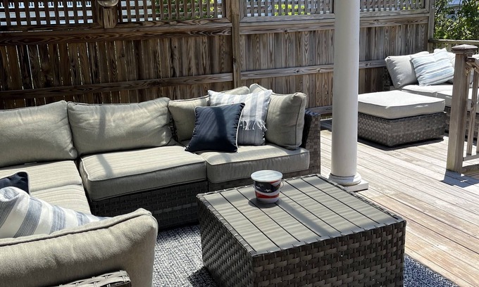 Manasquan Casa | Beautiful Manasquan Beach Home w/ Heated Saltwater pool! Room for Large Families