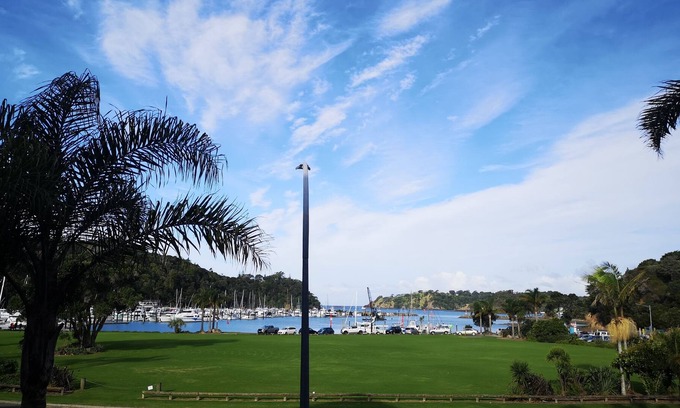 Tutukaka Apartamento | Beautiful marina views, spacious and comfortable.