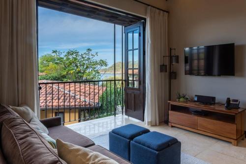 Las Catalinas Villa | Beautiful Mediterranean-Style Penthouse with an Oceanview Balcony