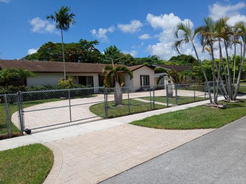 Palmetto Estates Villa | Beautiful Miami Home