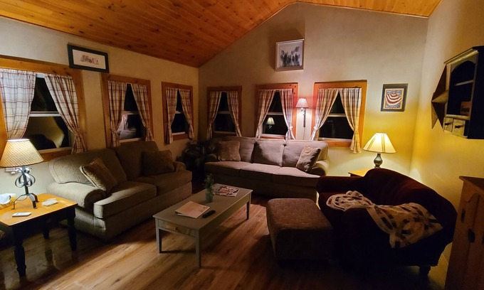Union Casa | Beautiful Midcoast Maine Private 3 Bedroom Home