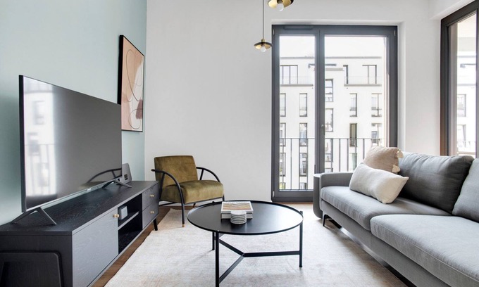 Tiergarten Apartamento | Beautiful Mitte 2BR near park am Gleisdreieck, by Blueground