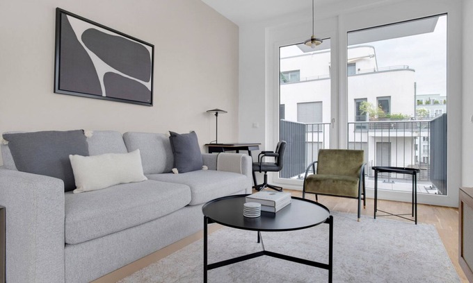 Tiergarten Apartamento | Beautiful Mitte 2BR near park am Gleisdreieck, by Blueground