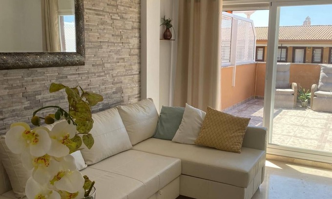 Marina de Casares Apartamento | Beautiful modern apartment 1 min from beach