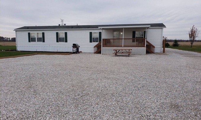 Oak Harbor Casa | Beautiful Mobile home! Just minutes from Lake Erie , Put in Bay & Kelly's Island