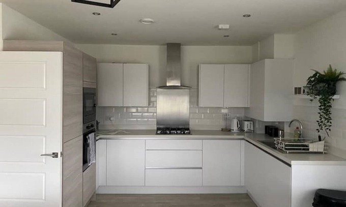 Ebbsfleet Valley Apartamento | Beautiful Modern Tranquil Two Bedroom Apartment