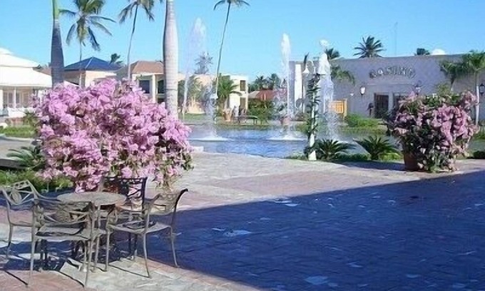 Veron Condominio | Hermosa moderno condominio de 2 niveles al otro lado de aire central Bavaro Beach