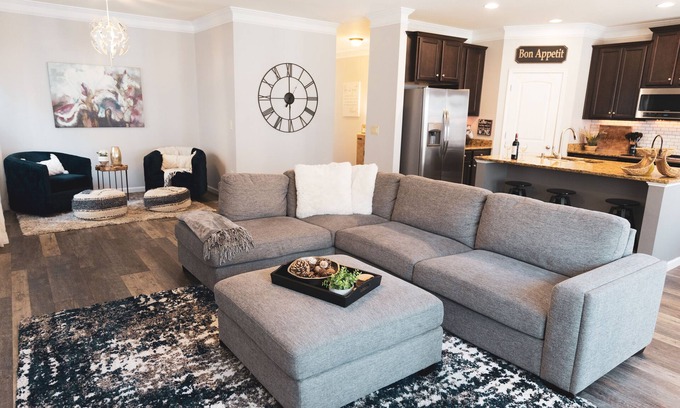 Lebanon Casa | Beautiful Modern 3 Bedroom Home in Woodstock, GA