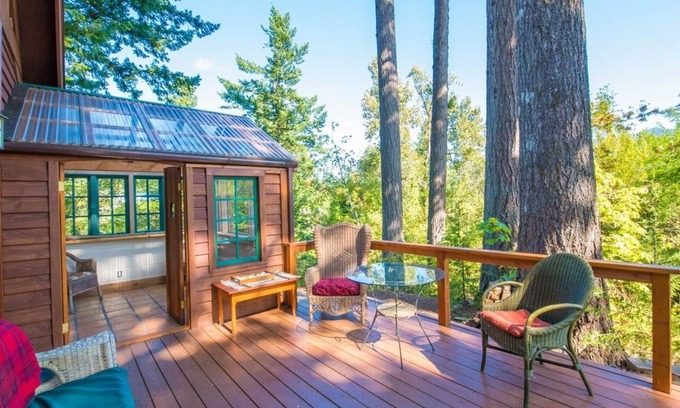 Stevenson Cabina | Beautiful modern cabin in the heart of the breathtaking Columbia River Gorge.