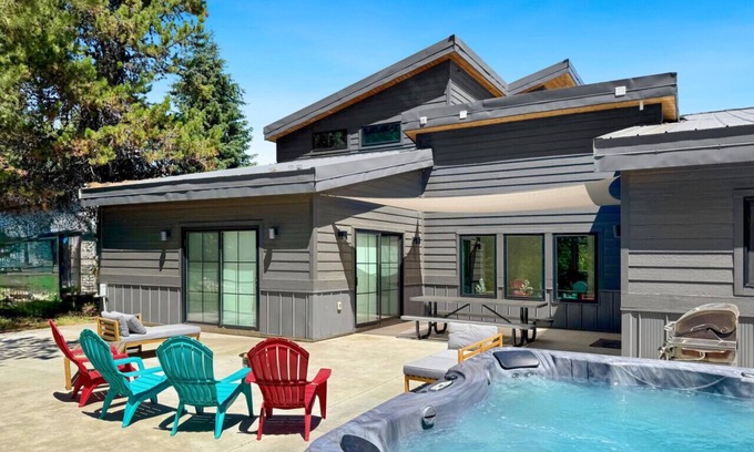 Tamarack Resort Cabina | Beautiful Modern Escape Next to Lake Inlet
