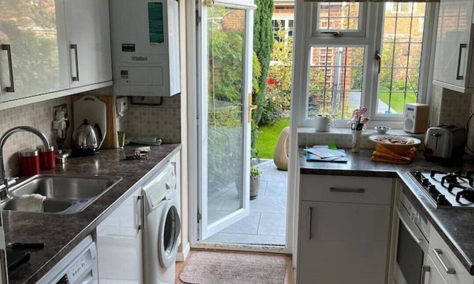 Seer Green Casa | Beautiful modern 3 bed Seer Green Beaconsfield