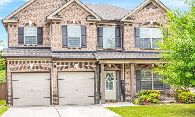 Loganville Casa | Beautiful Modern Luxury Oasis