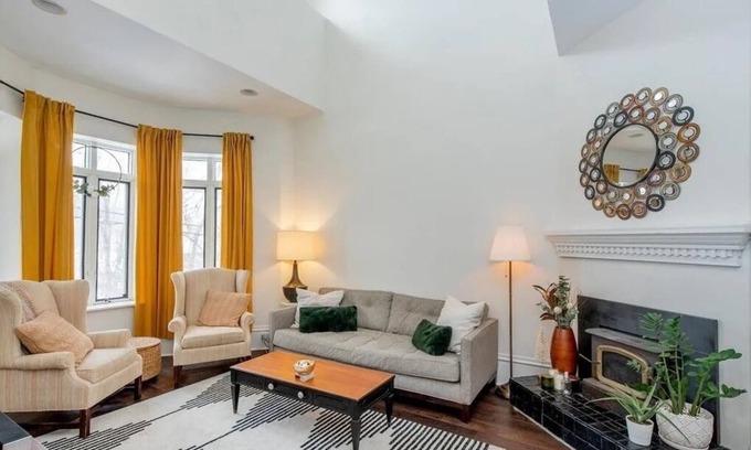 West Side Casa | Beautiful Modern Victorian Home with unique private rooms