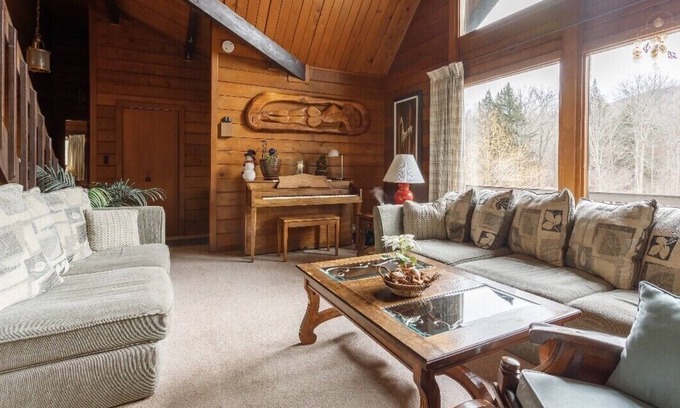 Hunter Chalet De Esquí | Bella Vista a la montaña y al río Frente Chalet