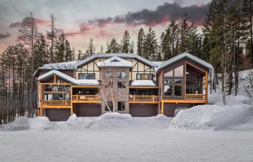 Whitefish Casa | Beautiful Mountain Modern Home 4Bedroom Spa