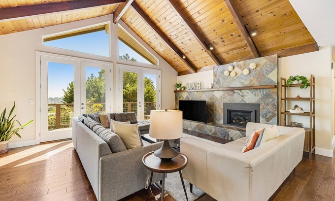 Sebastopol Casa | Beautiful mountain-view home with a private pool, pool spa, grill