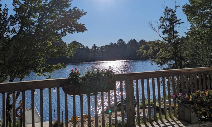 Bala Cabaña | Beautiful Muskoka cottage with sandy beach, campfire and hotub!
