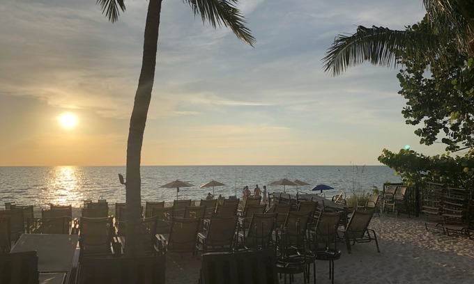 Vanderbilt Beach Condominio | Redecorado para 2018/19: Beautiful Naples Condo Regatta @ Vanderbilt Beac