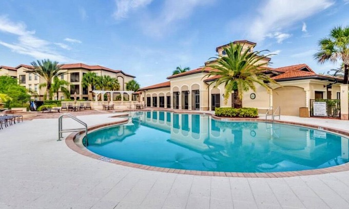 Central Naples Condominio | Beautiful Naples Retreat!